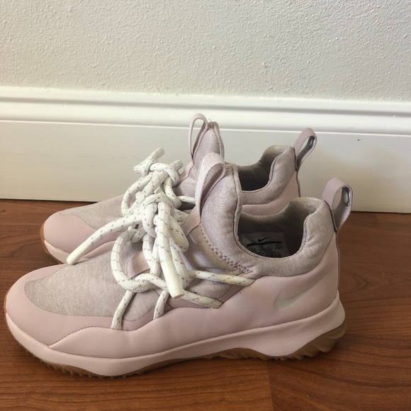 Lavender Nike City Loop - Picture 3 of 5